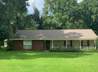 101 Brookwood Dr, Vicksburg, MS 39183