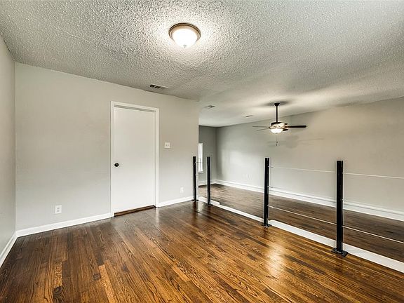 3rd image of 367 Elm St