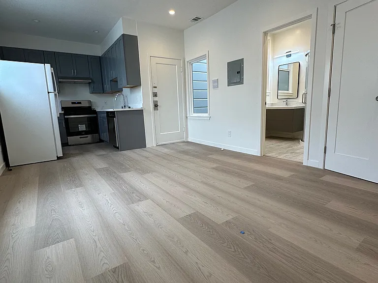 2367 20th Ave #3 — Photo 7