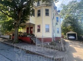 7 Lancaster St, Providence, RI