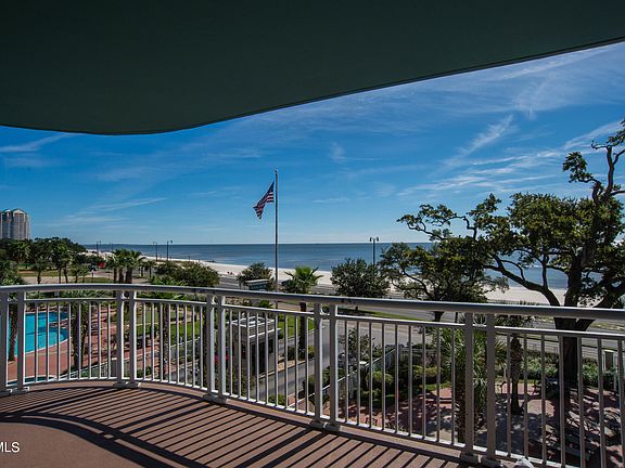 5th image of 2228 Beach Dr APT 301