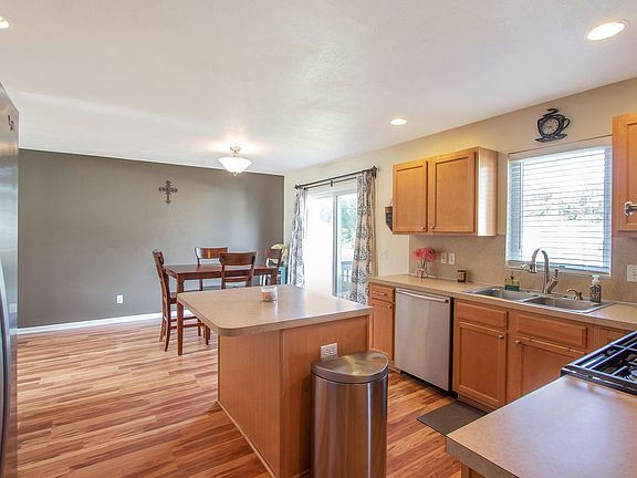 3rd image of 883 Cassandra Ct NW