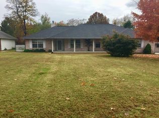 818 Chatsworth Dr, Grove, OK 74344