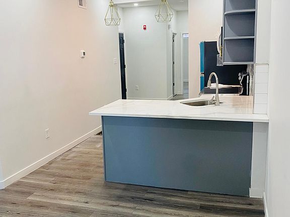 4th image of 1519 W Lehigh Ave #1