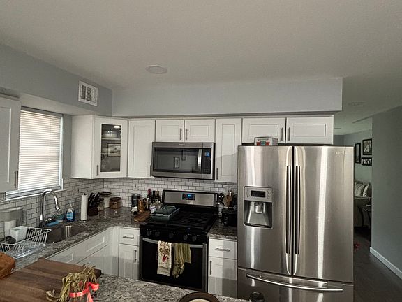 2nd image of 2600 Parrish St #A