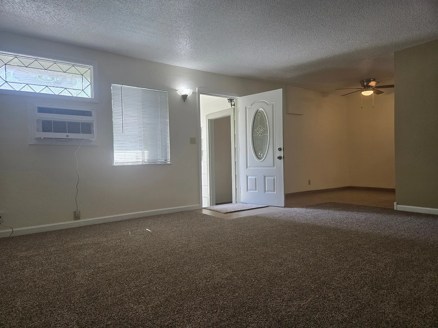 2 bed, 900 sqft, $2,195 — Photo 2