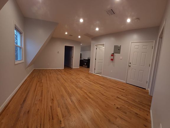 4th image of 101 Ellis Ave #3