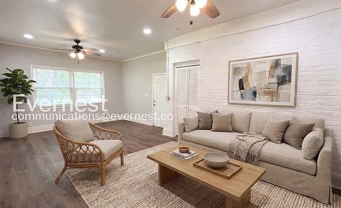3250 Cloverwood Dr — Photo 4