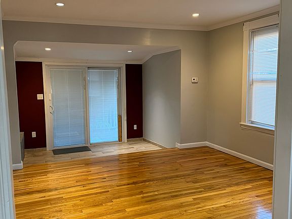 4th image of 31 Frost Ave