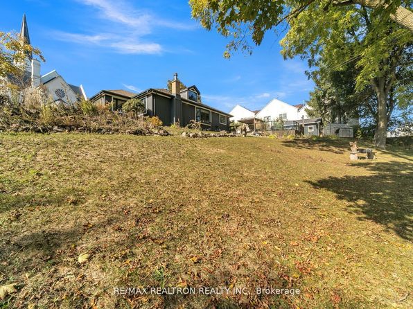 479 Millard Ave, Newmarket, ON L3Y 2A6