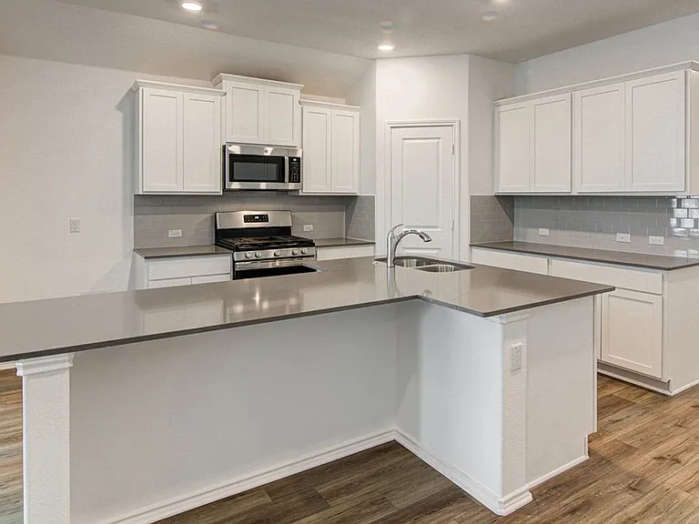 361 Madrid St — Photo 9