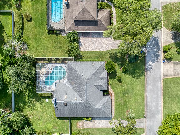 2nd image of 20 Lake Vista Way