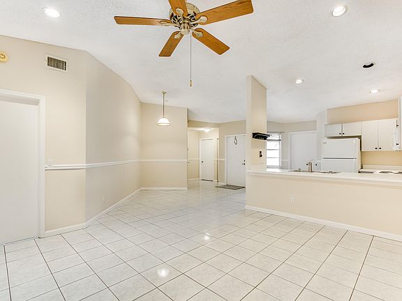4th image of 1428 Lake Mango Way