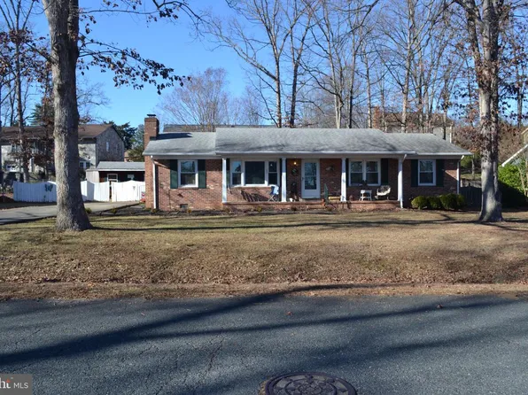 315 Azalia Dr, Fredericksburg, VA 22408