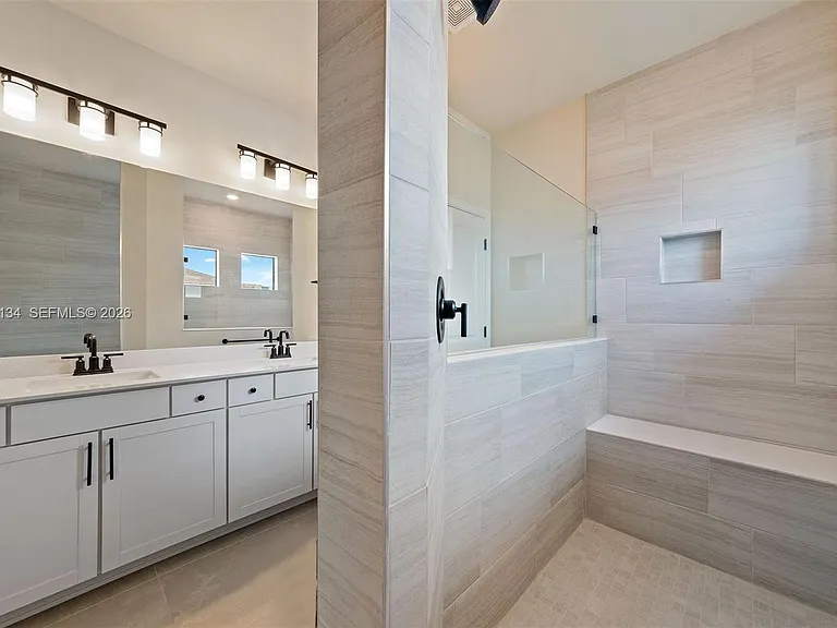 4470 Waterside Dr — Photo 18