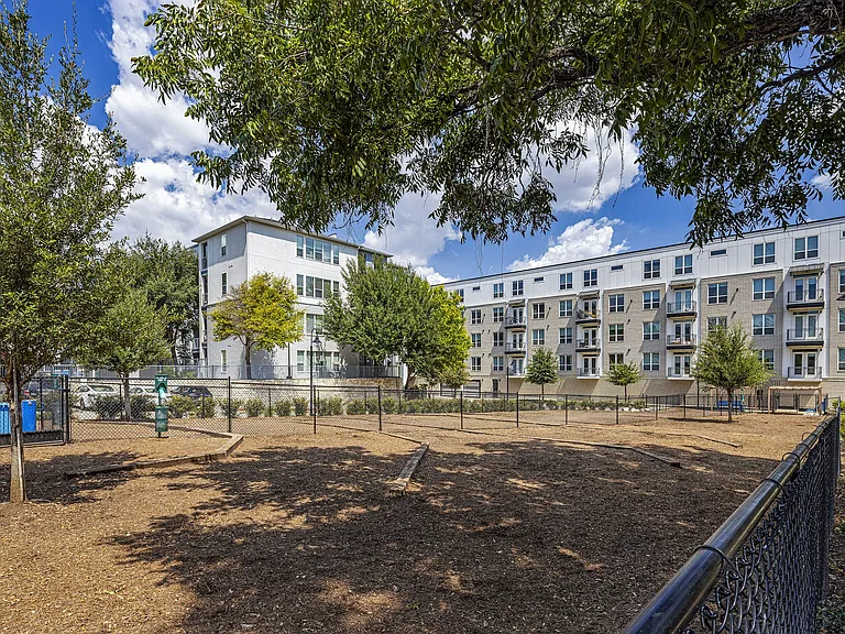 SouthShore_amenity_pet park