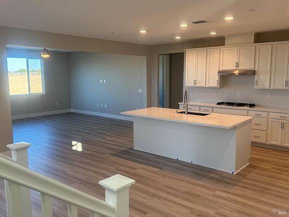 4th image of 732 Temescal Street