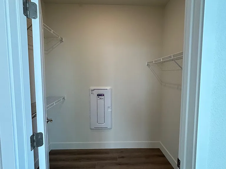 The Overlook Apartments — Photo 27