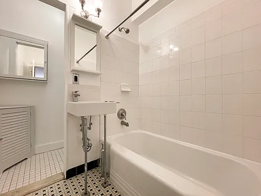 Rented by Highline Residential | media 15