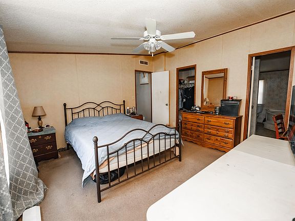 5th image of 2 Raisinwood Dr