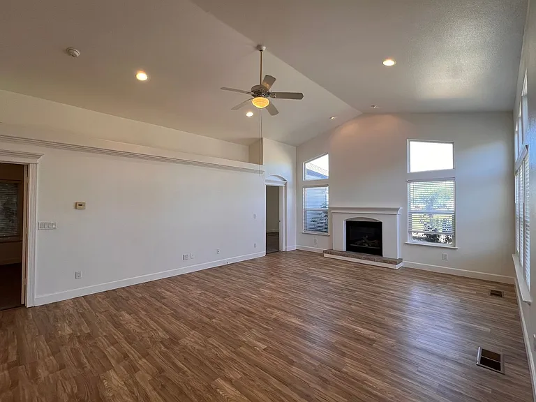 588 Wedge Ln — Photo 14