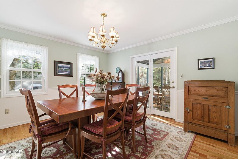 4th image of 7 Bluebird Court