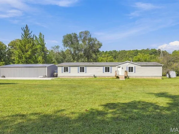 14216 Charter Church Rd, De Soto, MO 63020