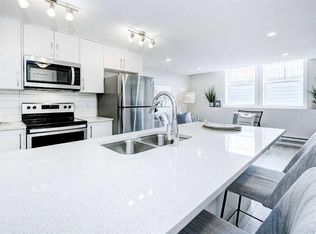 260 E Rowley Way NW #101, Calgary, AB T3L0H5