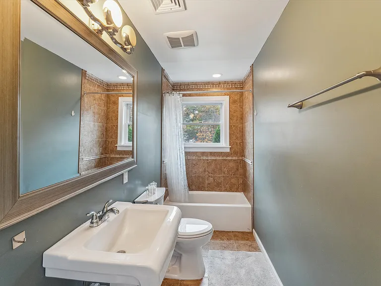 1 Candace Dr — Photo 16