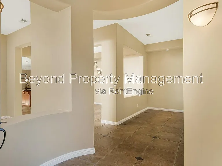 2947 Farragut Rd — Photo 5