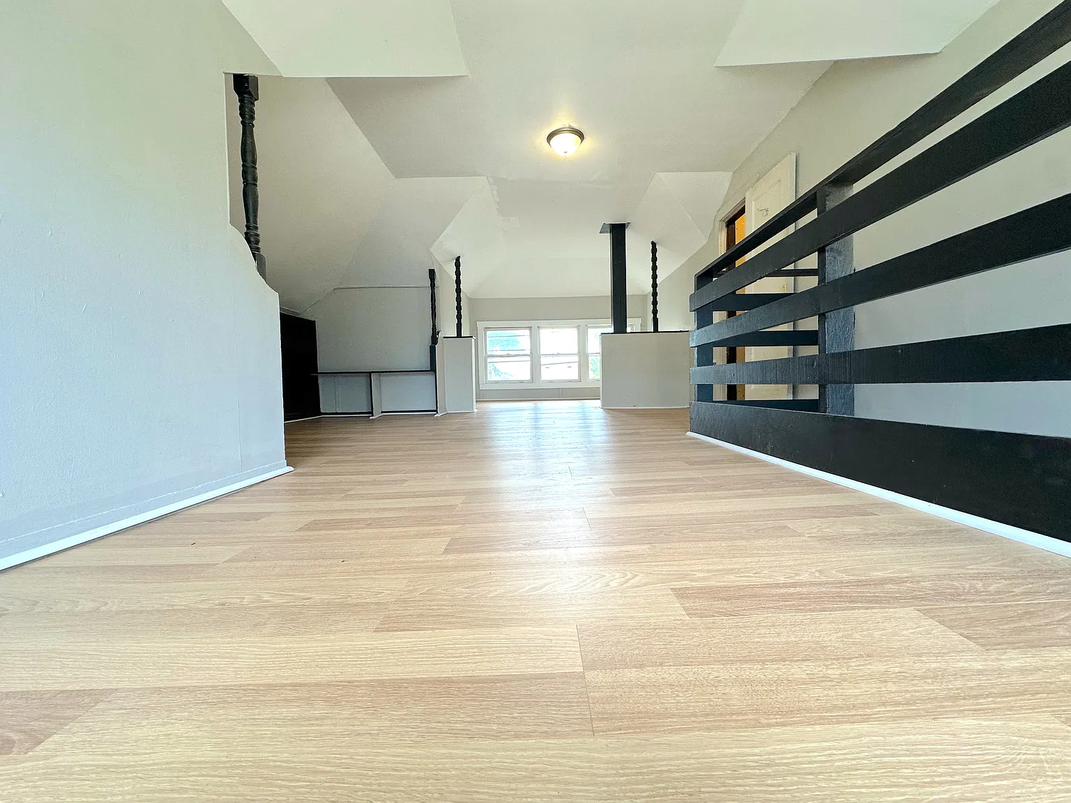3 bed, 1228 sqft, $1,600 — Photo 2
