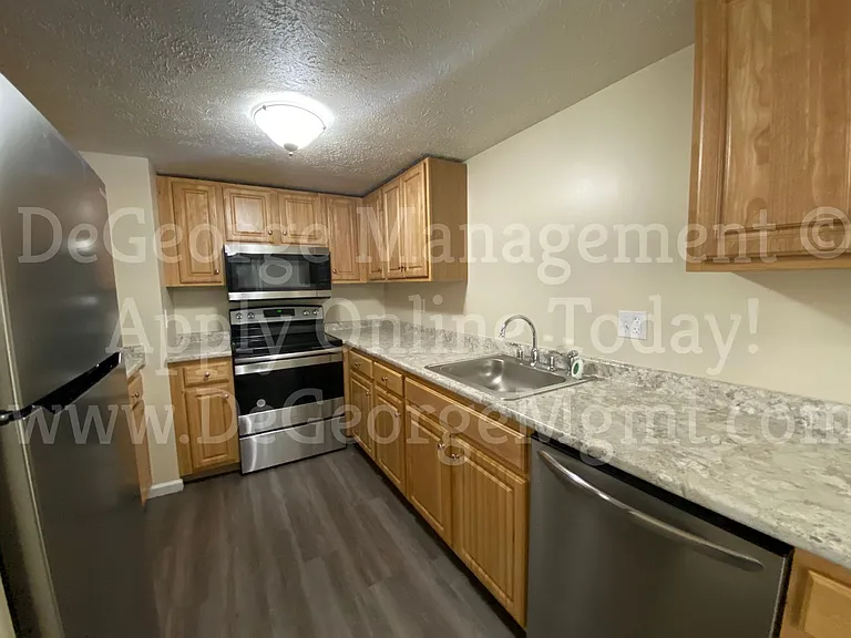Pine Ridge Apartments — Photo 41