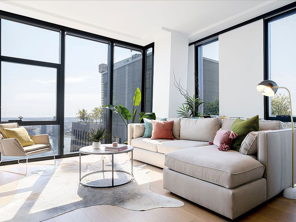 1st image of 626 1st Ave #W17d
