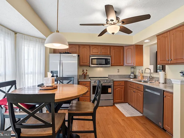 8016 Brightlight Pl — Photo 12