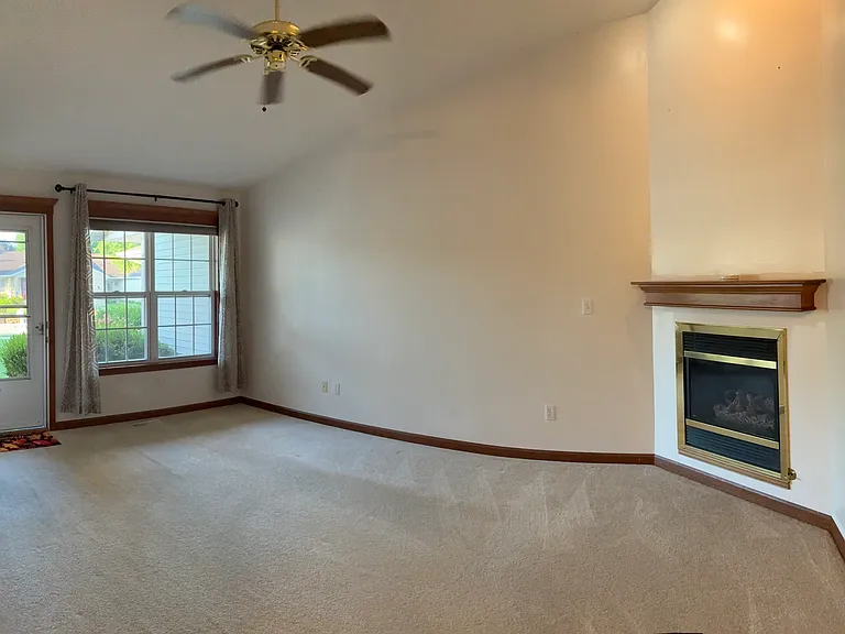 3309 Crystal Lake Dr — Photo 5