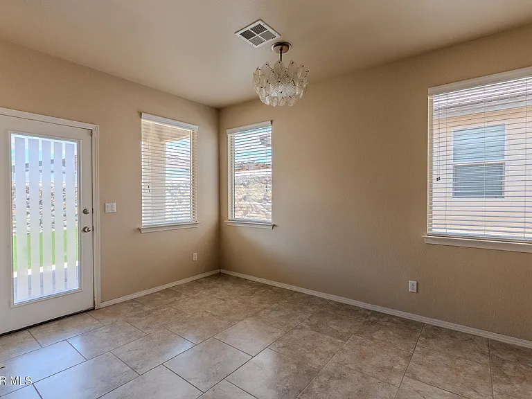 12485 Knightsbridge Dr — Photo 16