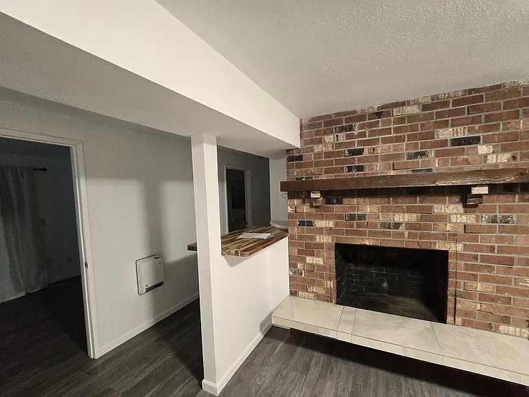 Aztec Dr NW — Photo 5