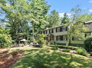 1 Seneca Cir, Andover, MA 01810