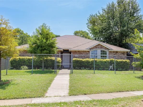 1304 W Mitchell St, Arlington, TX 76013
