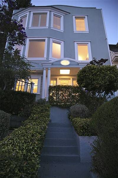 1st image of 386 Hill St