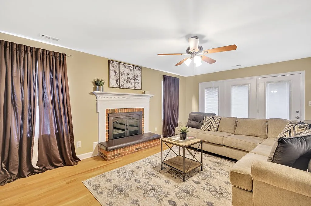 Stream Ridge Dr, Charlotte — Photo 2