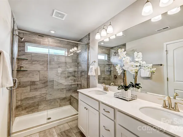 2666 Selbourne Dr, Gastonia, NC 28052