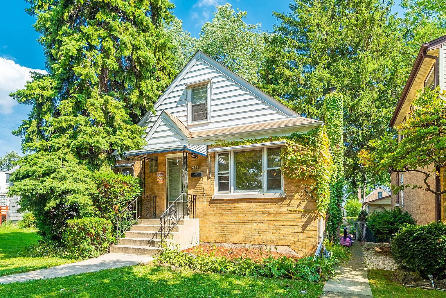 2523 Clarke St photo 1