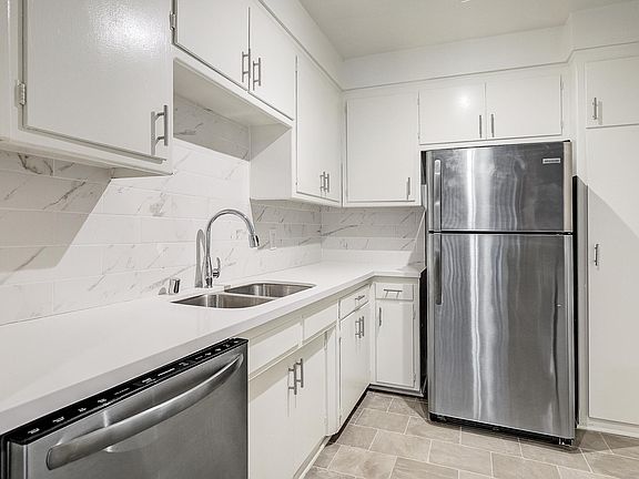 2nd image of 10584 Santa Monica Blvd APT 104