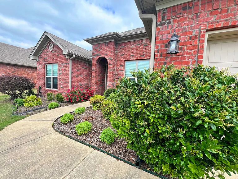 206 Marie Jeanne Dr — Photo 3