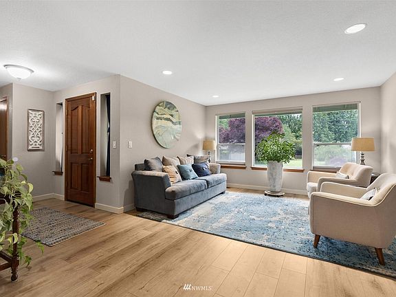 4th image of 5944 Winnwood Dr SE