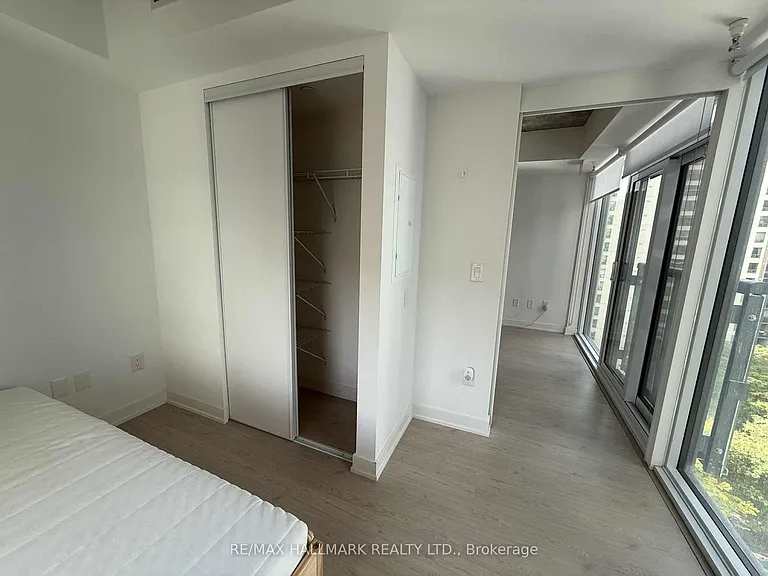 65 Mutual St #908 — Photo 13