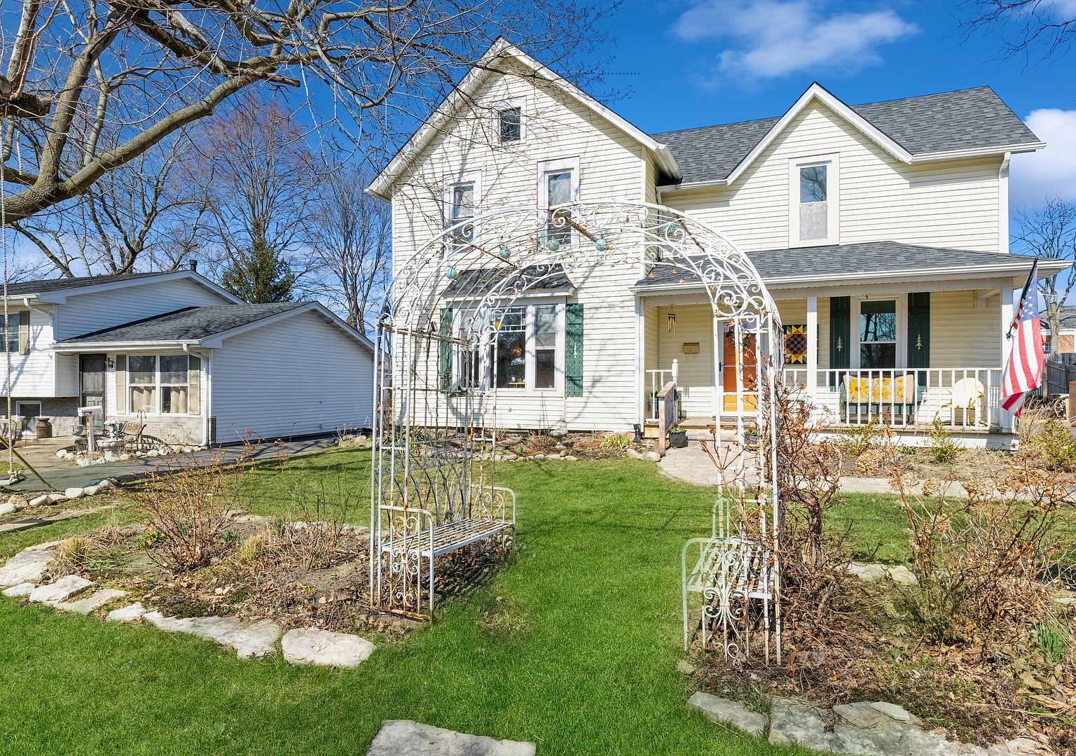 113 W Maple Ave, Wauconda, IL 60084 Zillow