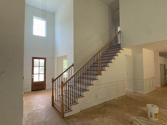 4th image of 160 Rivers Edge Dr
