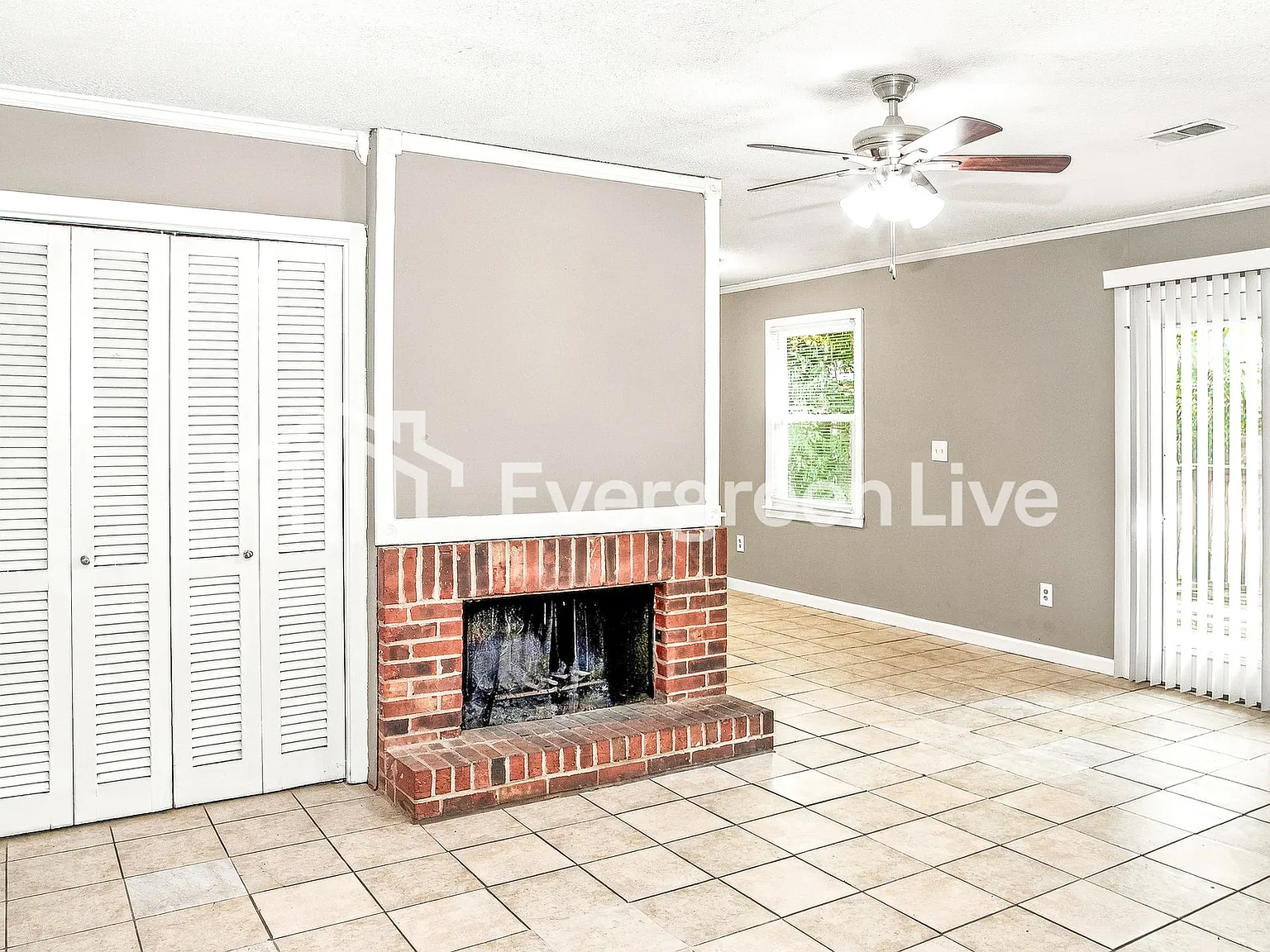 4 bed, 2.0 bath, 2194 sqft, $1,645 — Photo 2